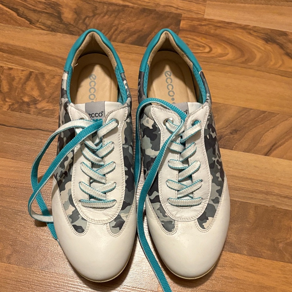 Ecco Women's White and Teal Camo golf shoes size 40